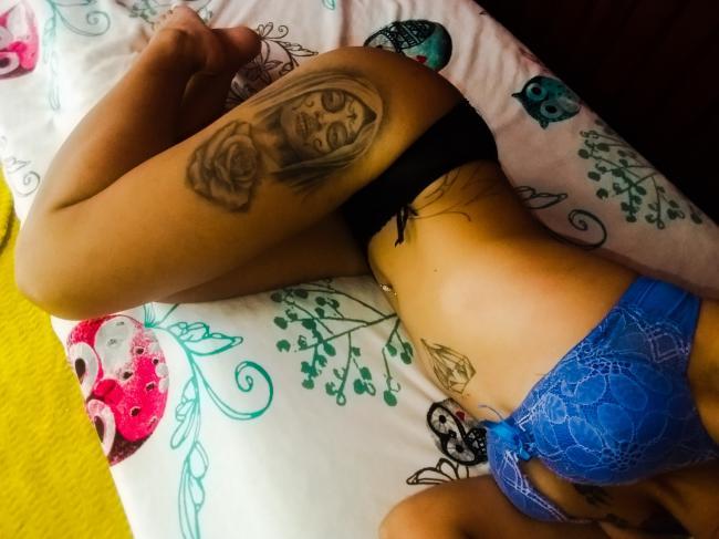 Niki doux mélange asiatique et africaine