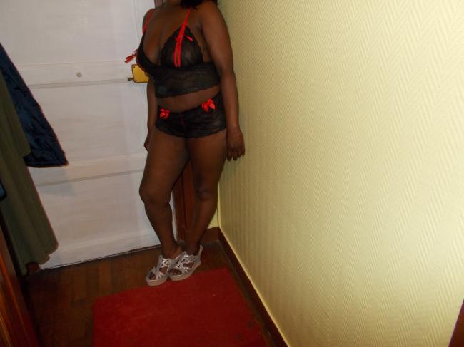 Belle Africaine pour moment intime et discret